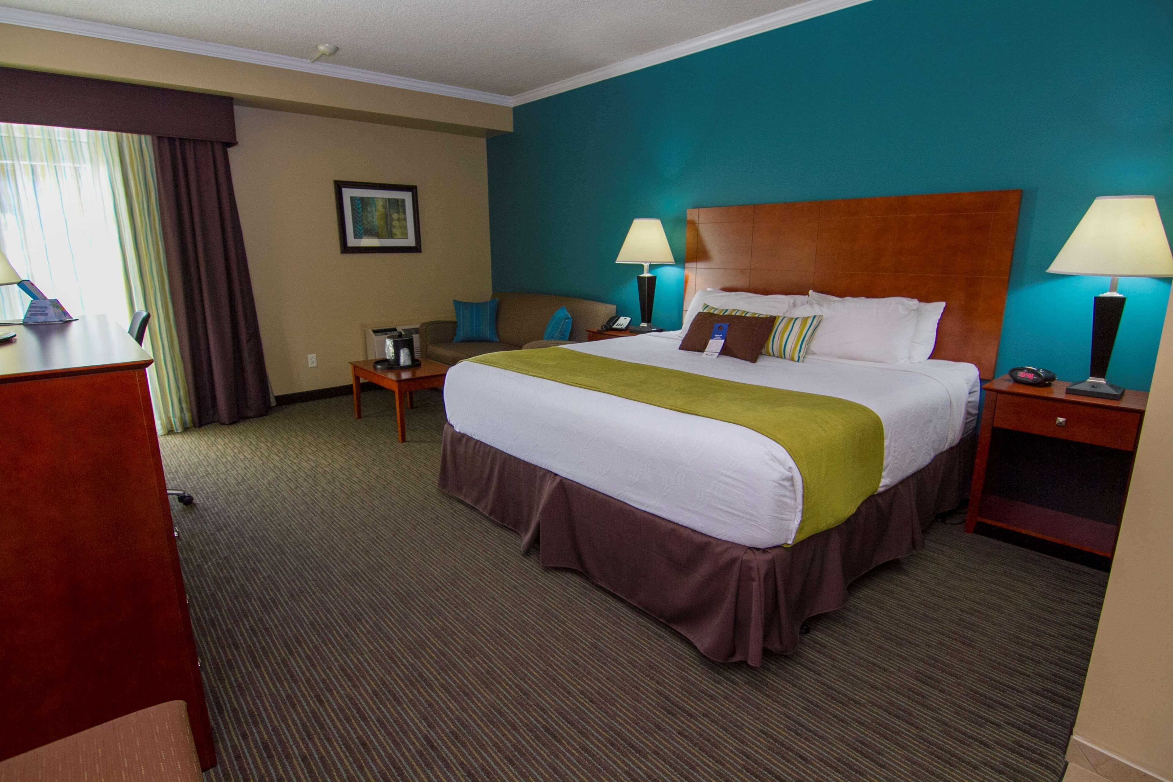 Best Western Plus Plattsburgh Bagian luar foto