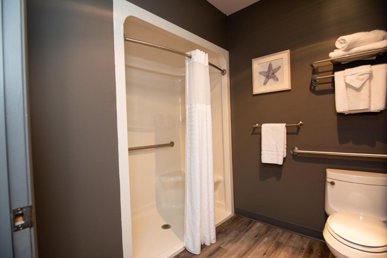 Best Western Plus Plattsburgh Bagian luar foto