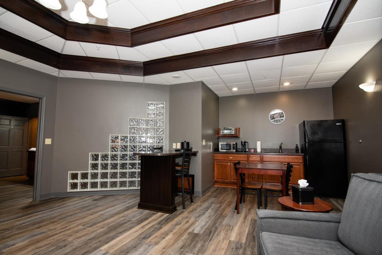 Best Western Plus Plattsburgh Bagian luar foto