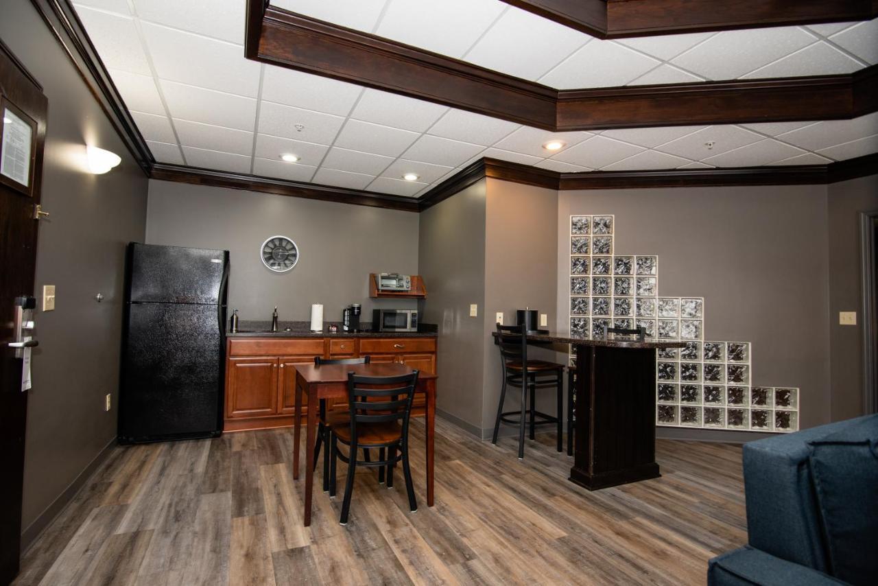 Best Western Plus Plattsburgh Bagian luar foto