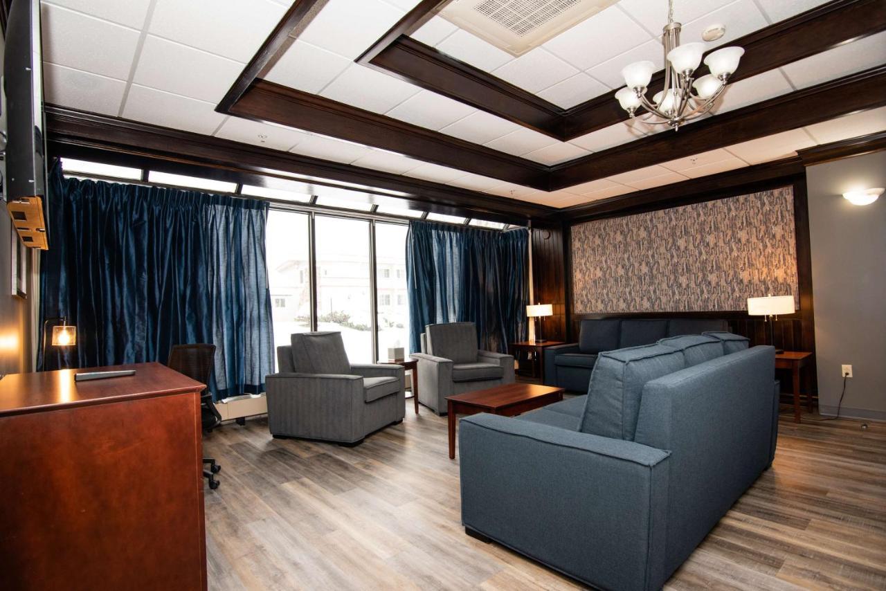 Best Western Plus Plattsburgh Bagian luar foto