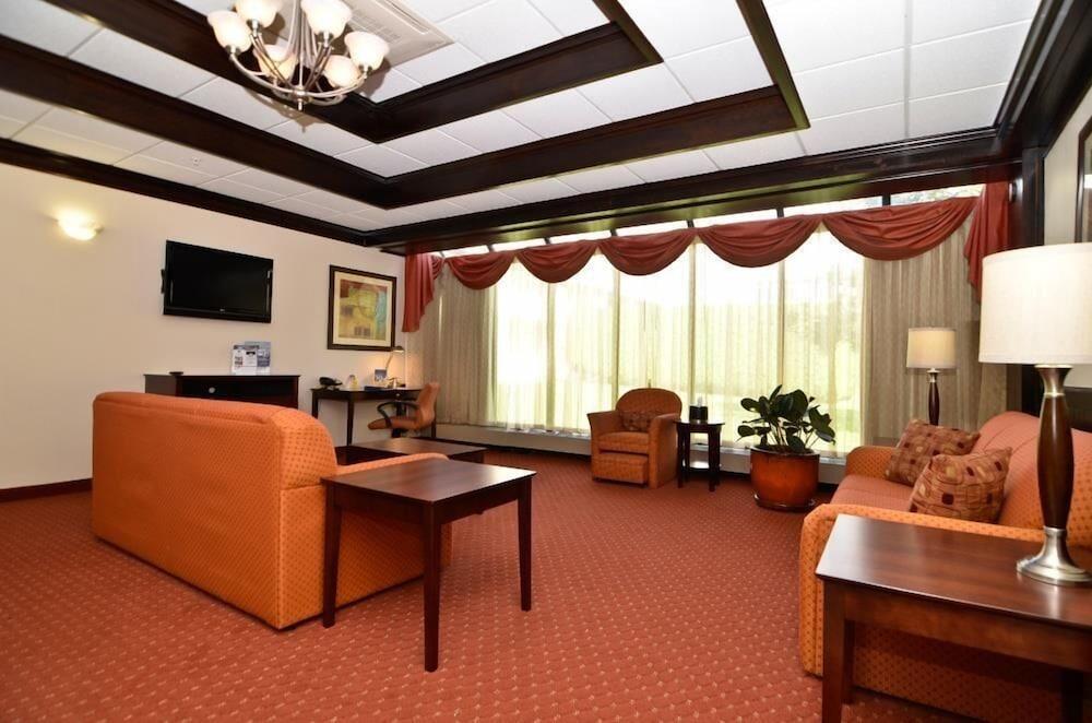 Best Western Plus Plattsburgh Bagian luar foto