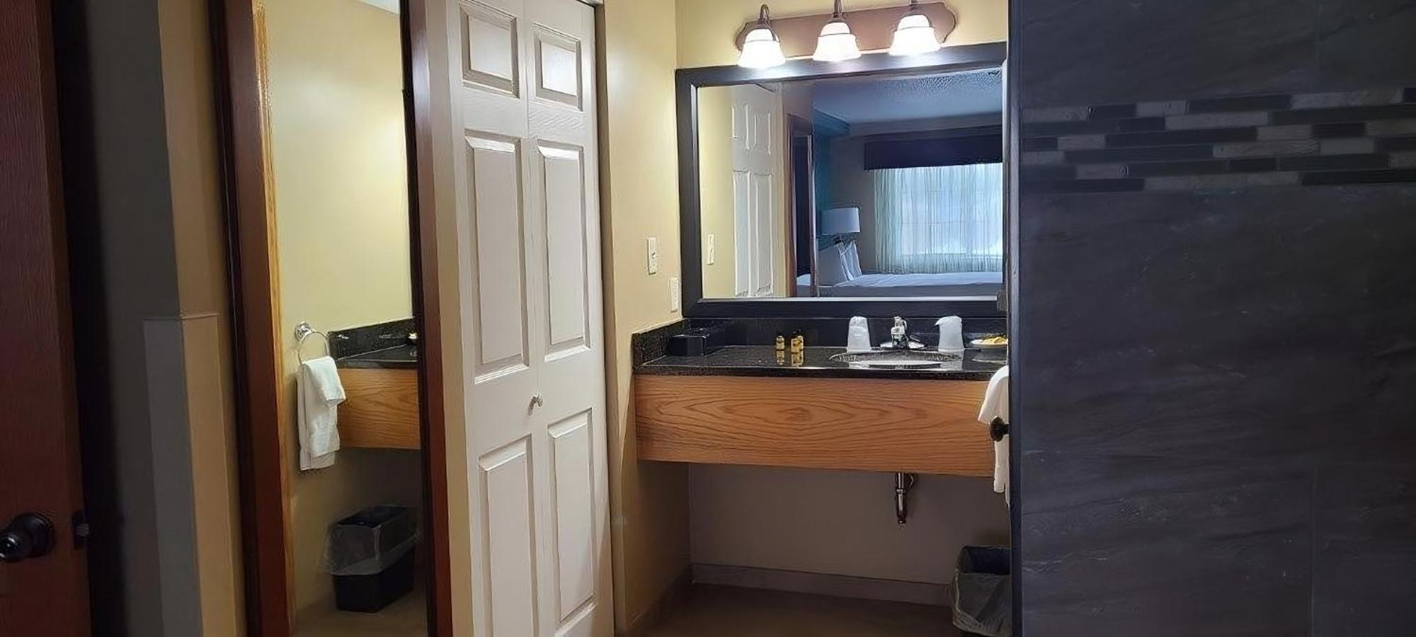 Best Western Plus Plattsburgh Bagian luar foto