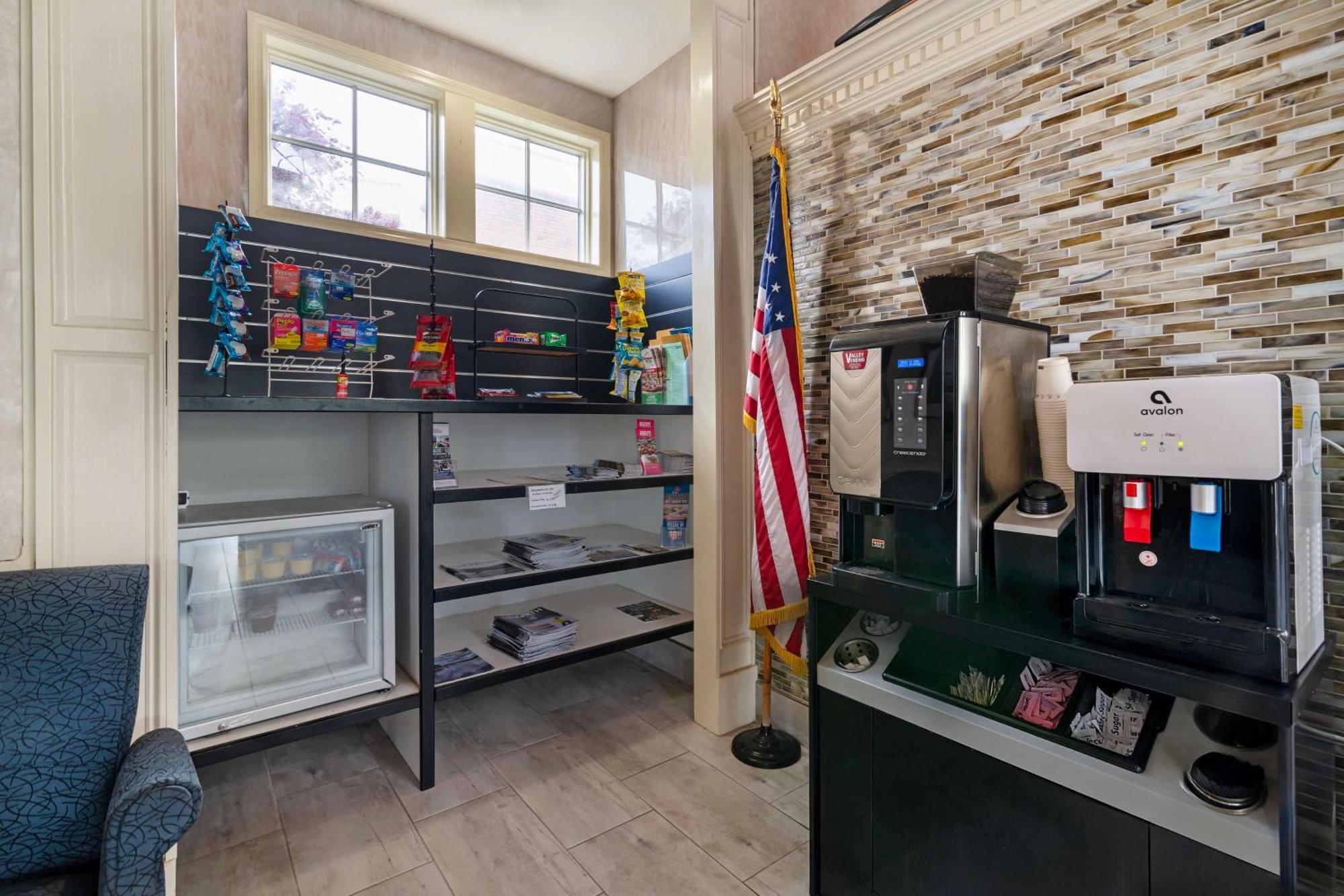 Best Western Plus Plattsburgh Bagian luar foto