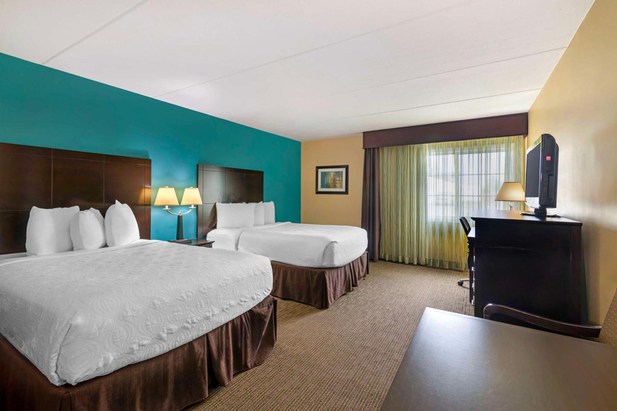 Best Western Plus Plattsburgh Bagian luar foto