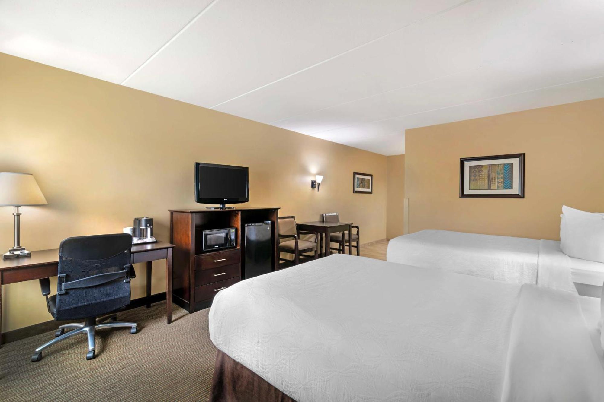 Best Western Plus Plattsburgh Bagian luar foto