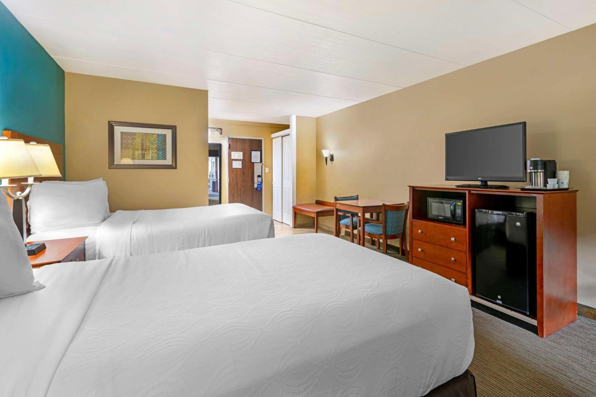 Best Western Plus Plattsburgh Bagian luar foto
