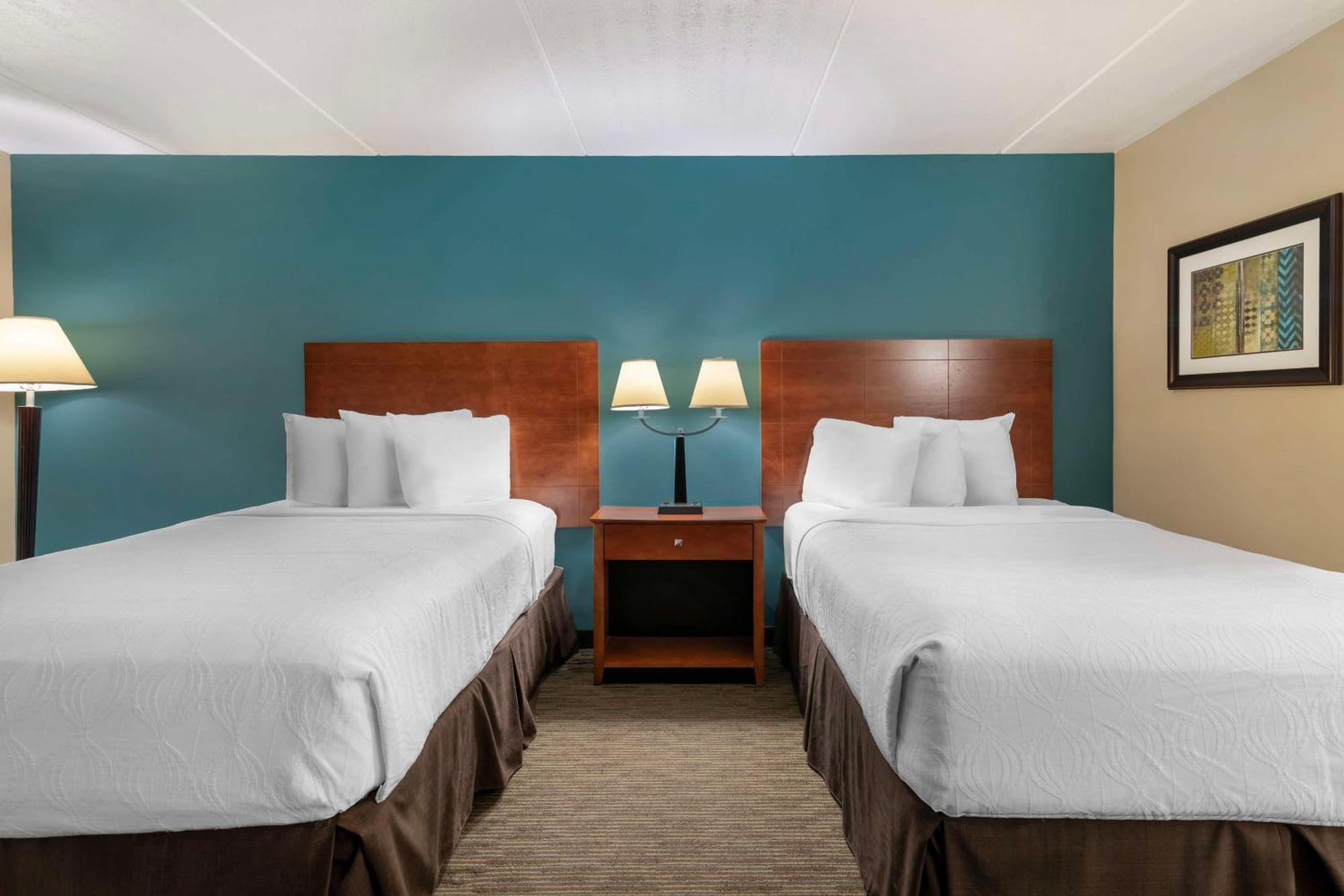 Best Western Plus Plattsburgh Bagian luar foto