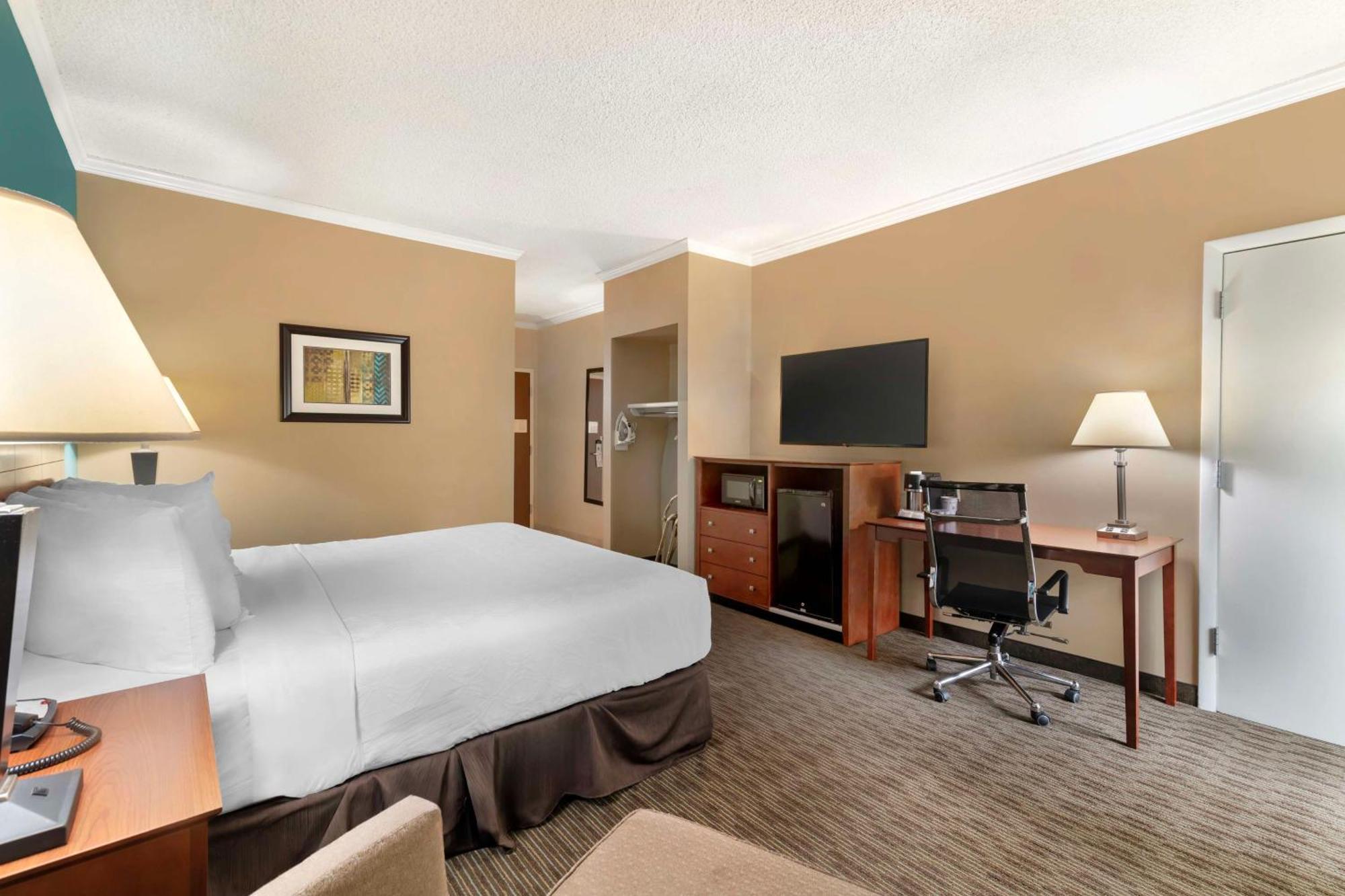 Best Western Plus Plattsburgh Bagian luar foto