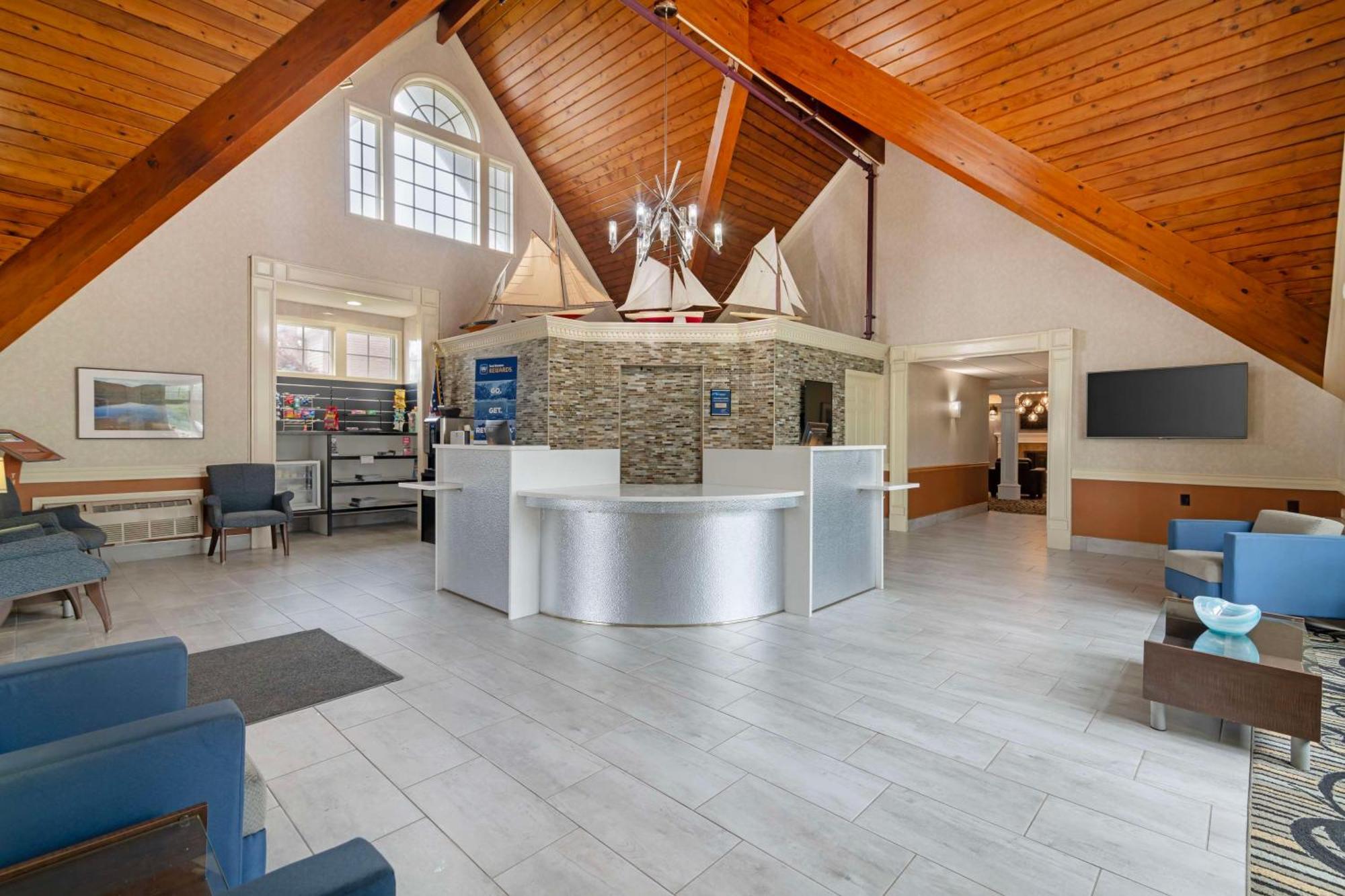 Best Western Plus Plattsburgh Bagian luar foto