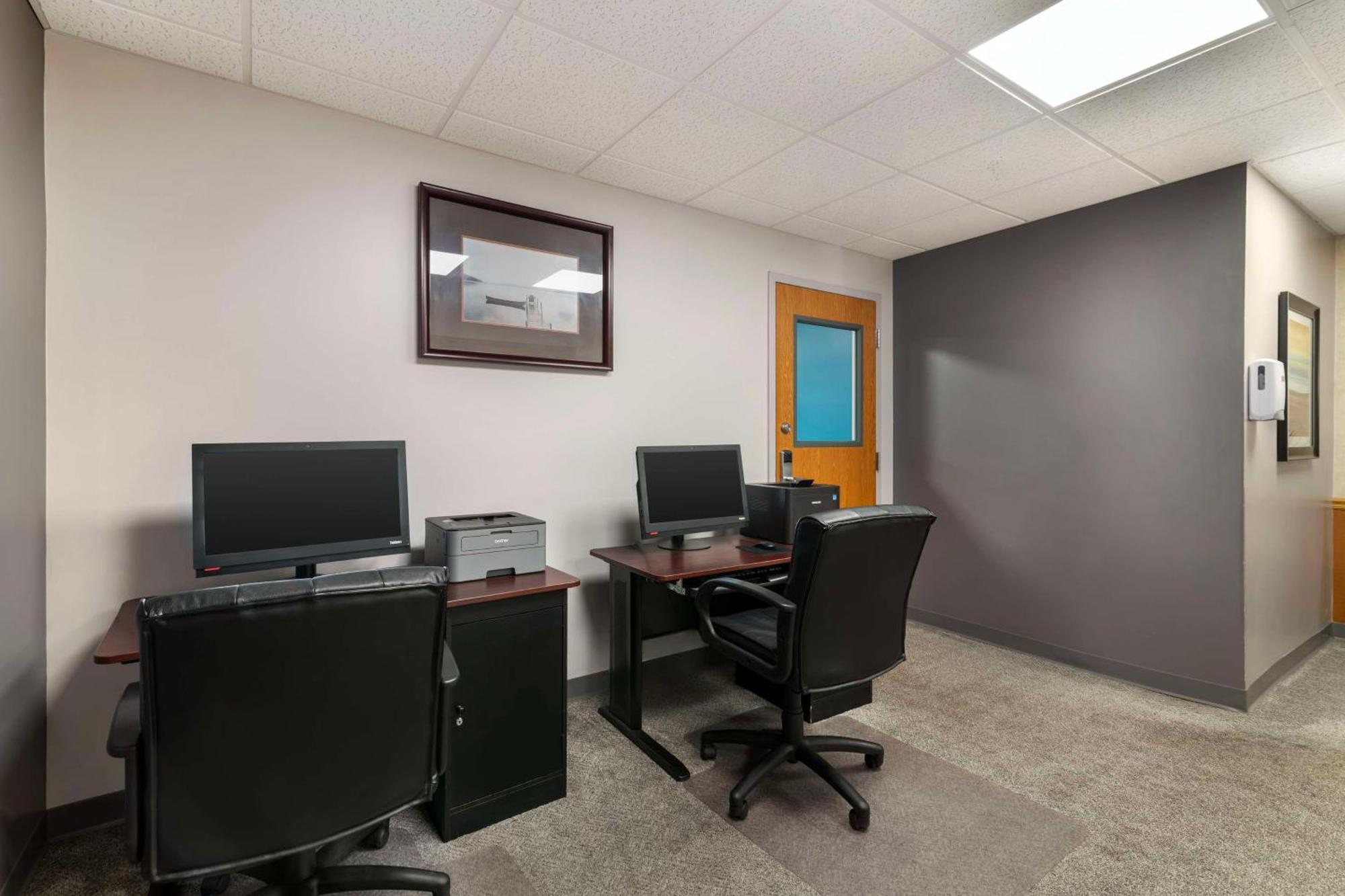 Best Western Plus Plattsburgh Bagian luar foto