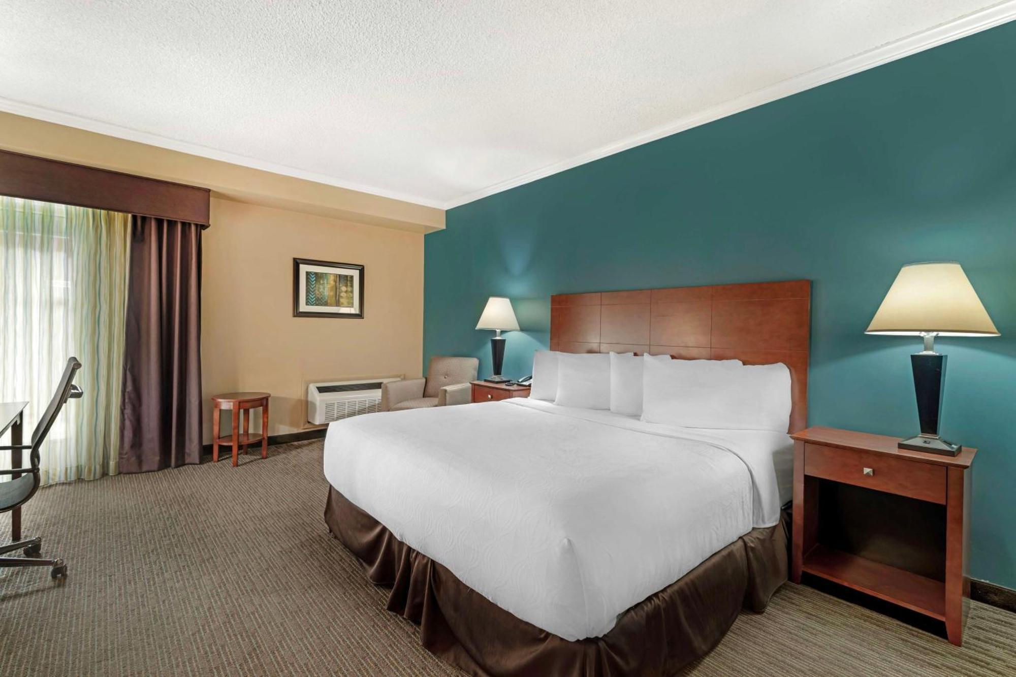 Best Western Plus Plattsburgh Bagian luar foto