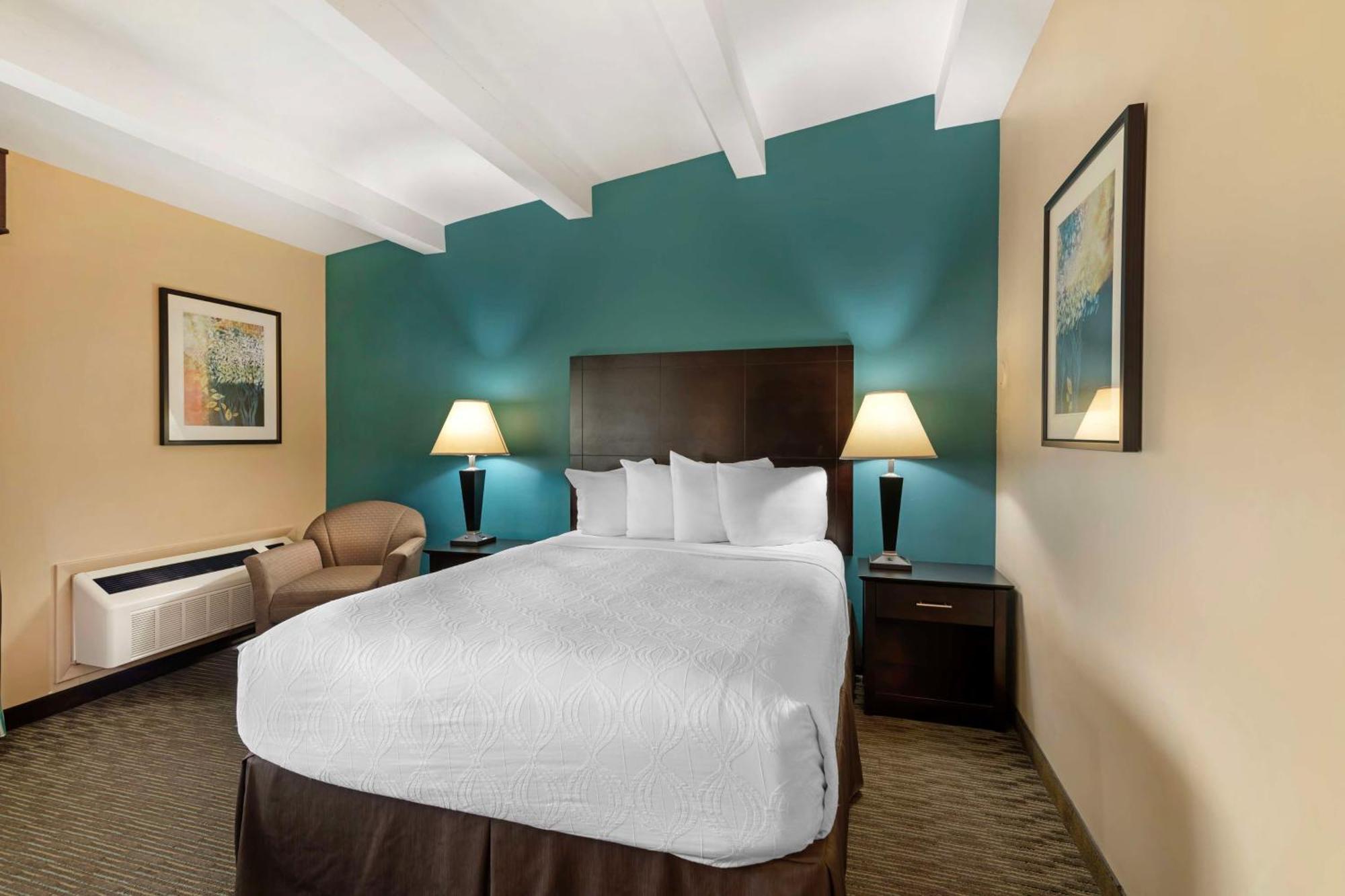 Best Western Plus Plattsburgh Bagian luar foto