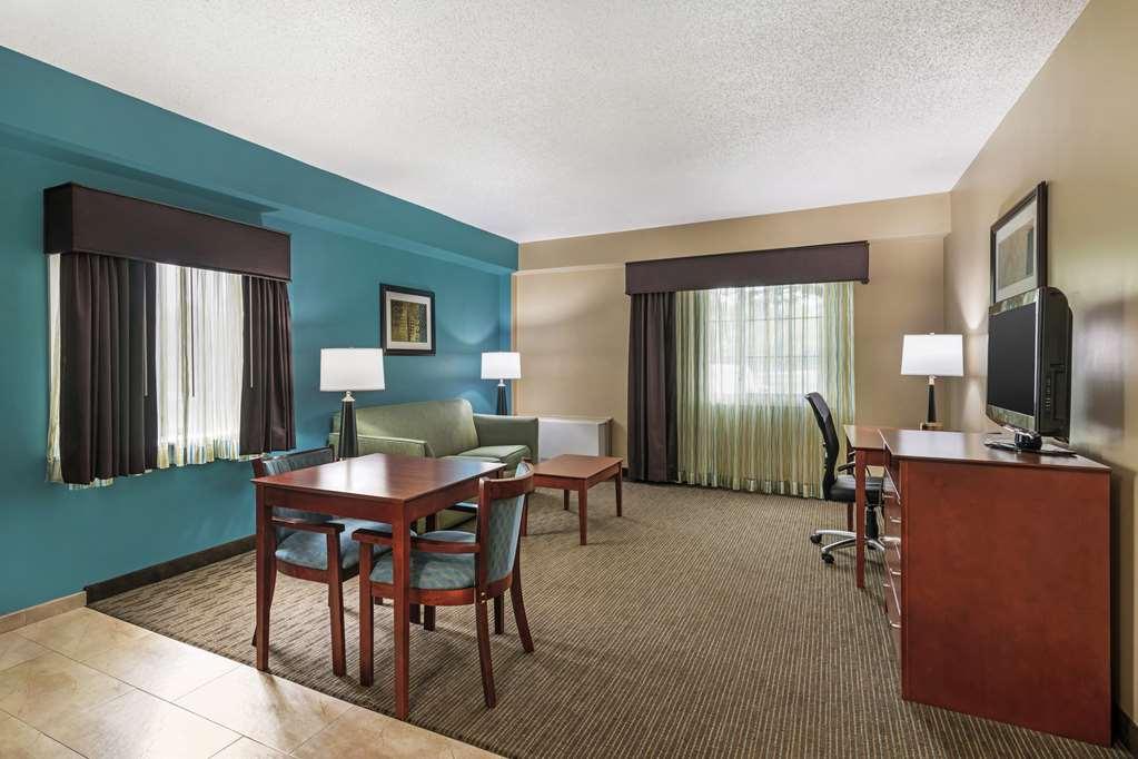 Best Western Plus Plattsburgh Ruang foto