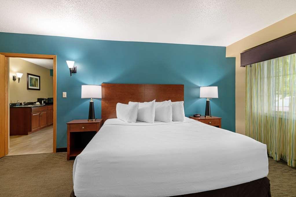 Best Western Plus Plattsburgh Ruang foto