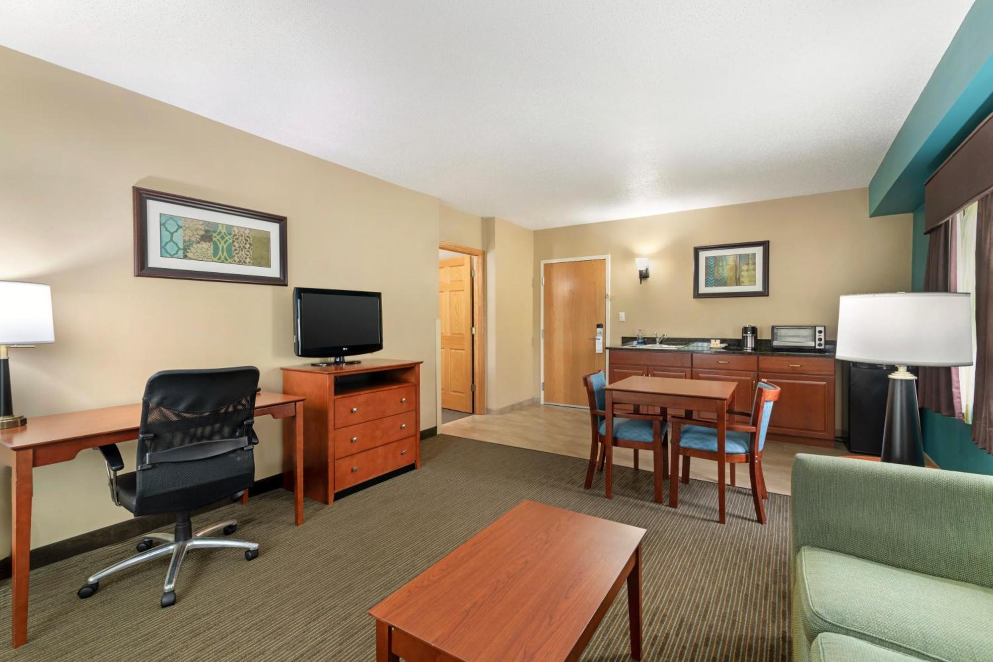 Best Western Plus Plattsburgh Bagian luar foto
